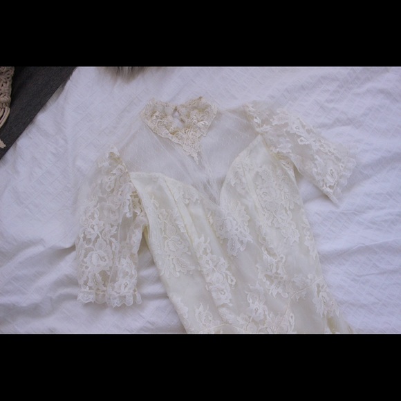 wedding dress - Picture 2 of 7